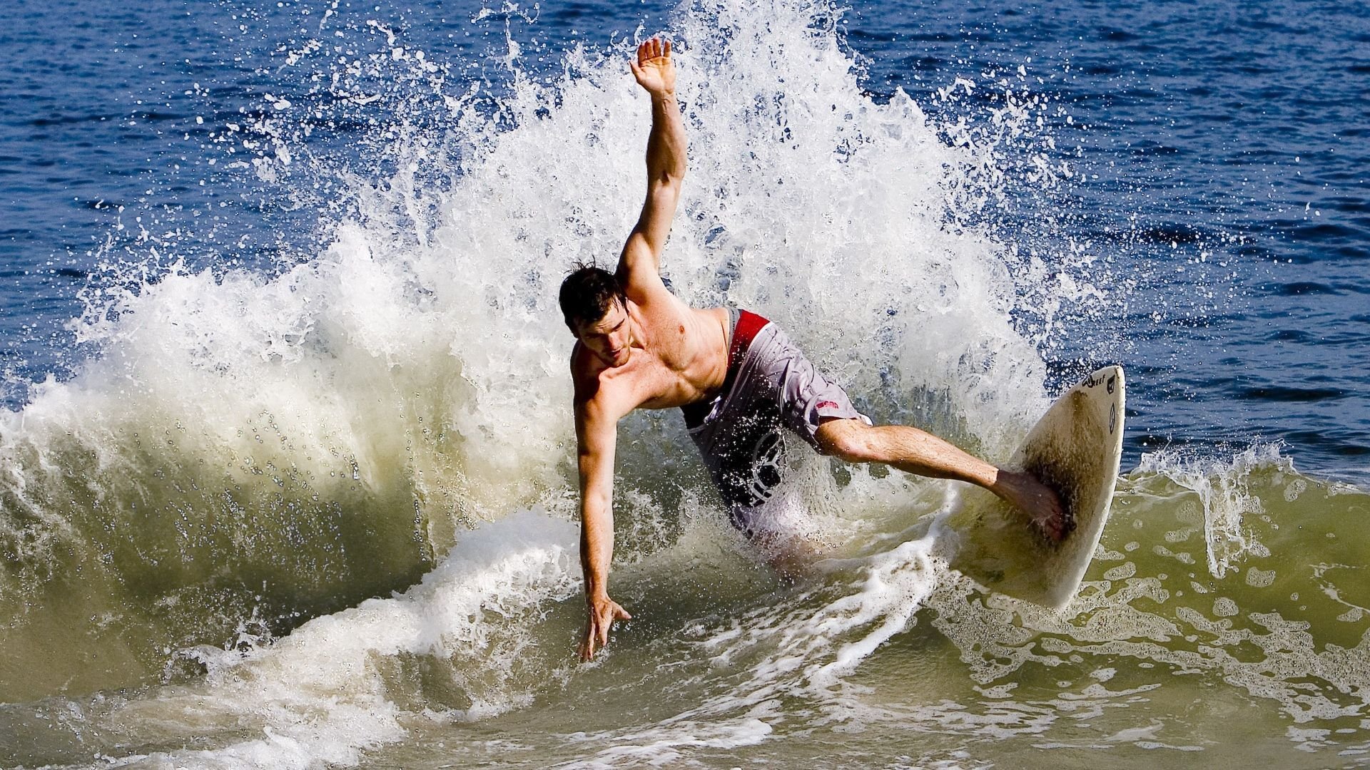 西甲德比启示录,从加拿大冰球战术看那不勒斯如何破解高压逼抢